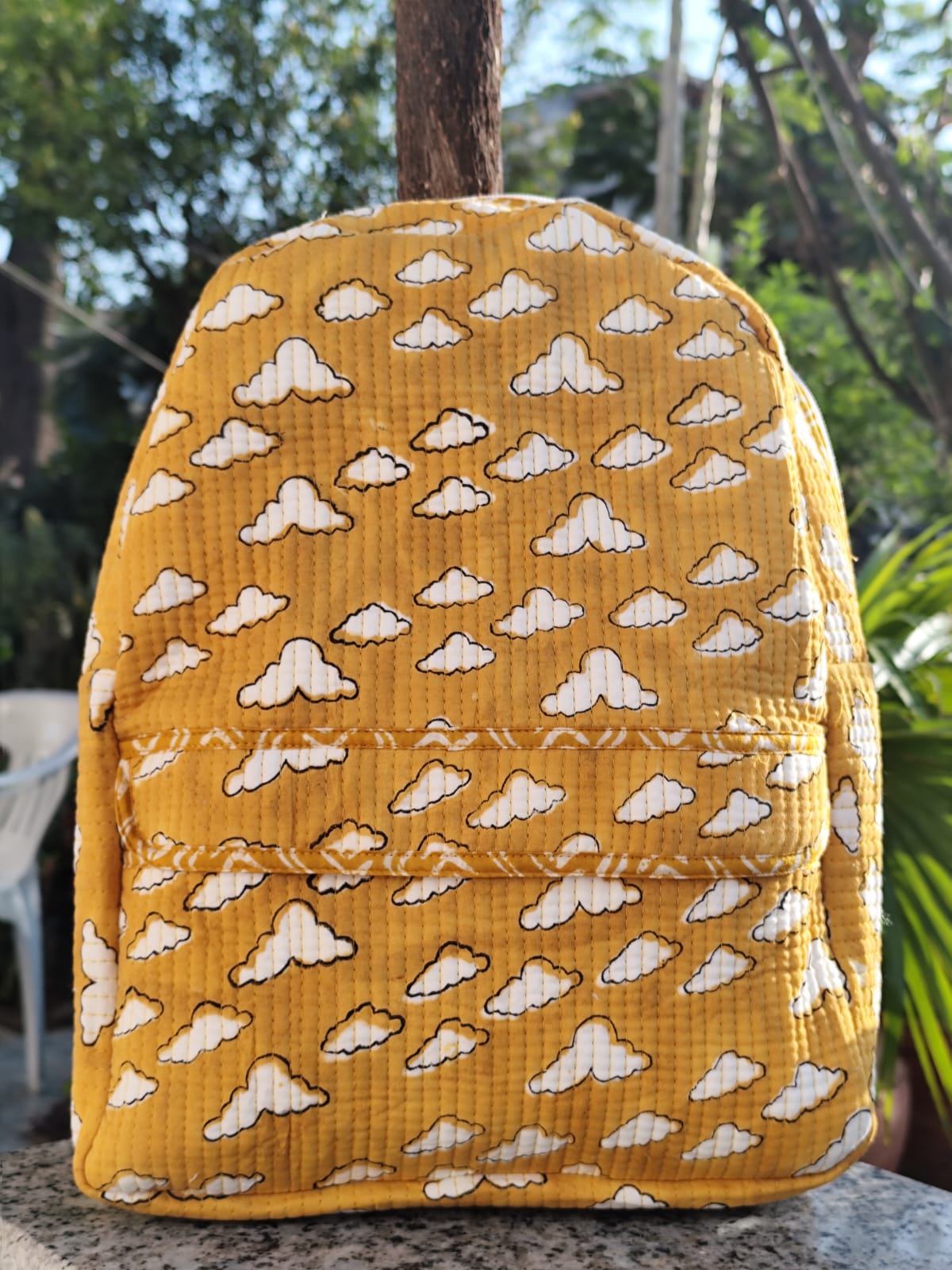 Backpack - Yellow clouds