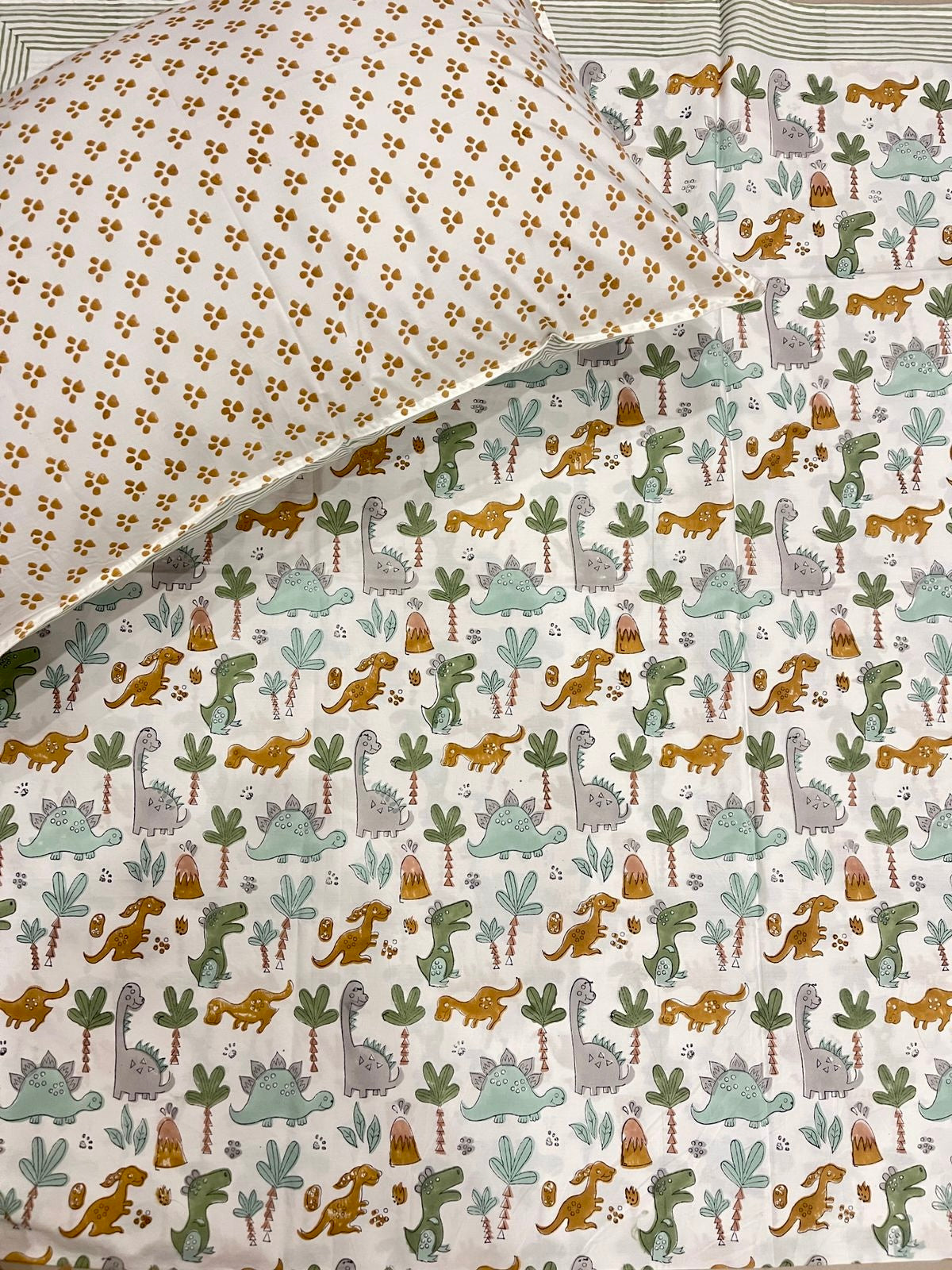 Kids Bedsheet Roars and Palms